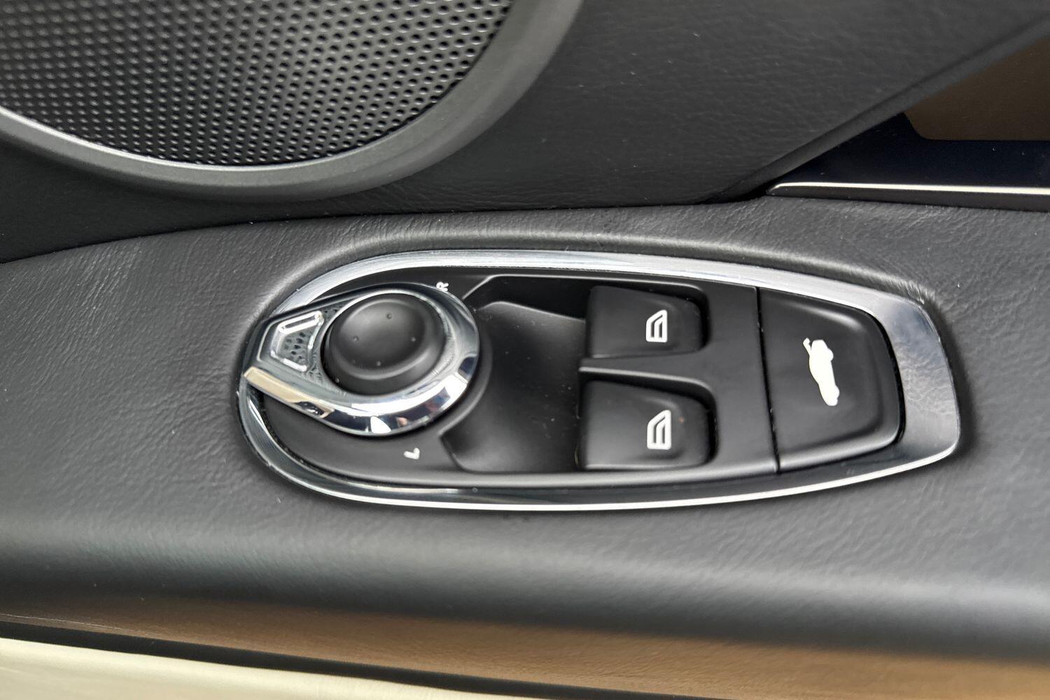 Used Aston Martin DB11 2021 for sale - 77175352: Photo 45