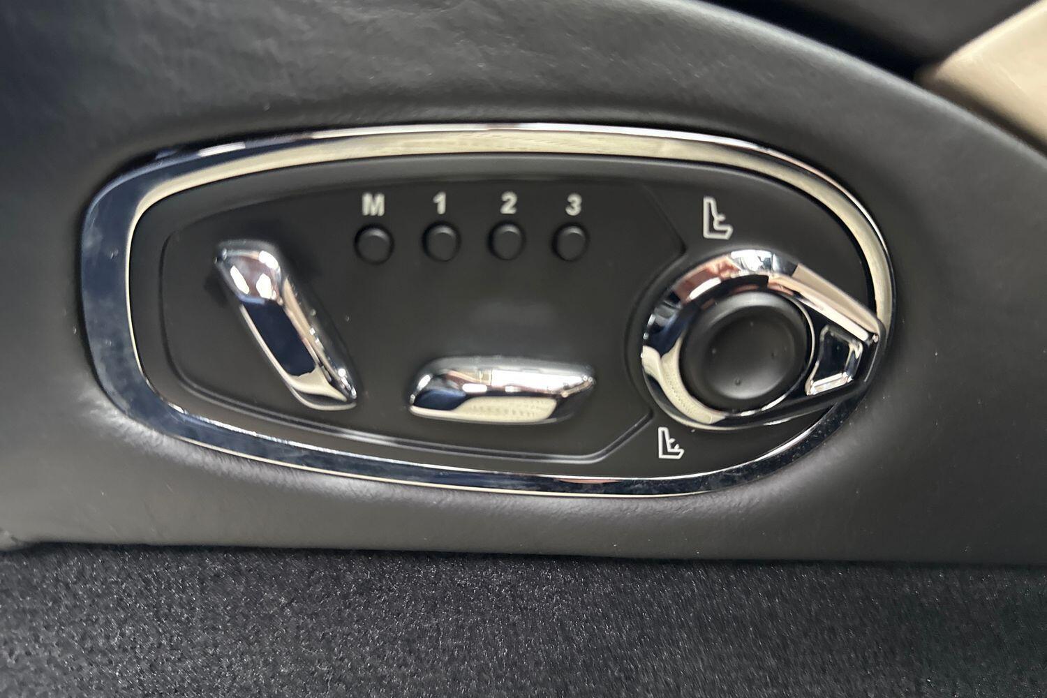 Used Aston Martin DB11 2021 for sale - 77175352: Photo 47