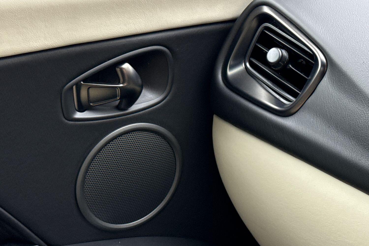 Used Aston Martin DB11 2021 for sale - 77175352: Photo 49