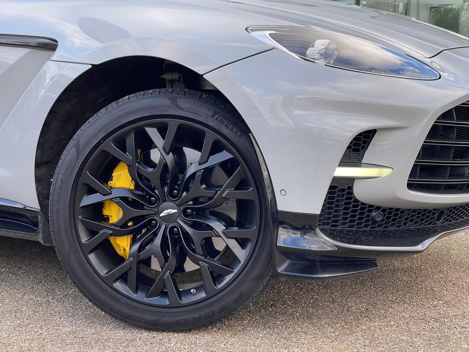 Used Aston Martin DBX 2023 for sale - 77155749: Photo 16