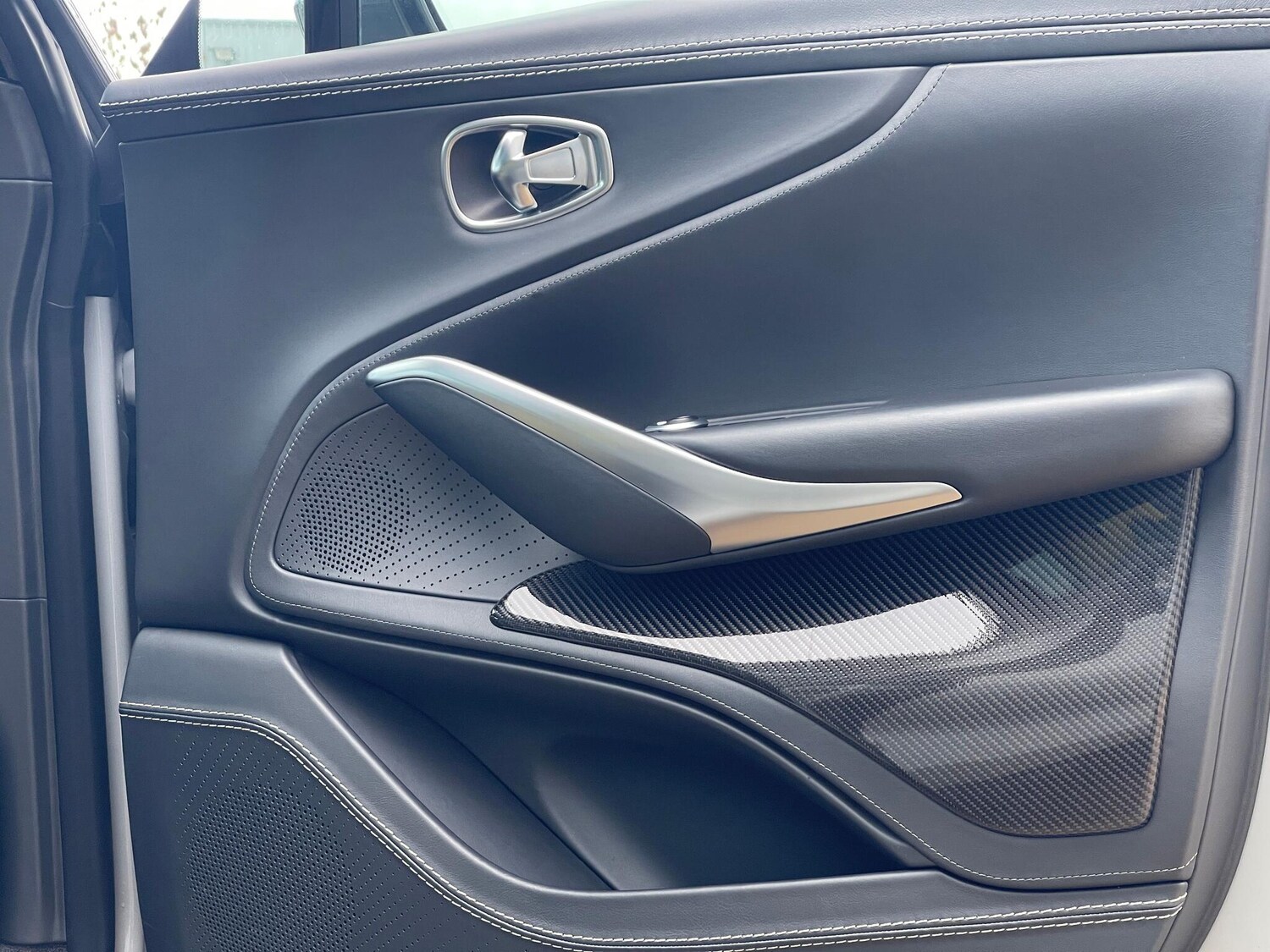 Used Aston Martin DBX 2023 for sale - 77155749: Photo 26