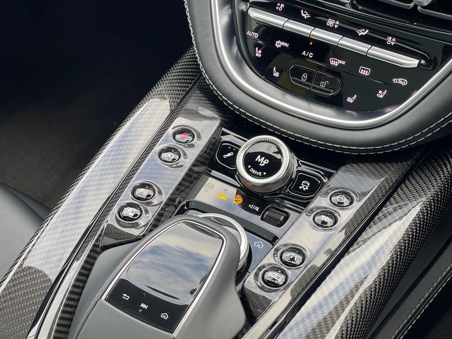 Used Aston Martin DBX 2023 for sale - 77155749: Photo 30