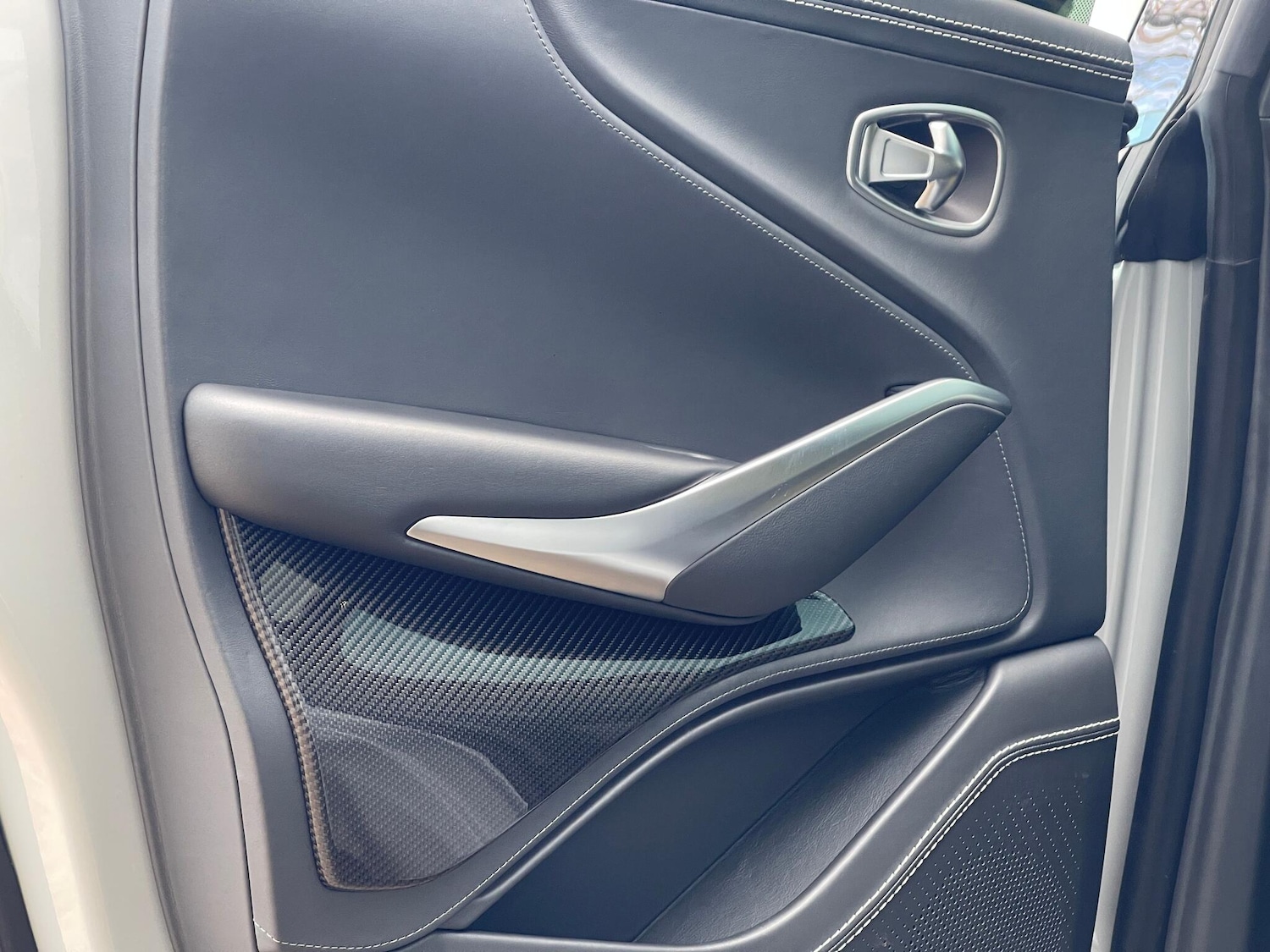 Used Aston Martin DBX 2023 for sale - 77155749: Photo 46