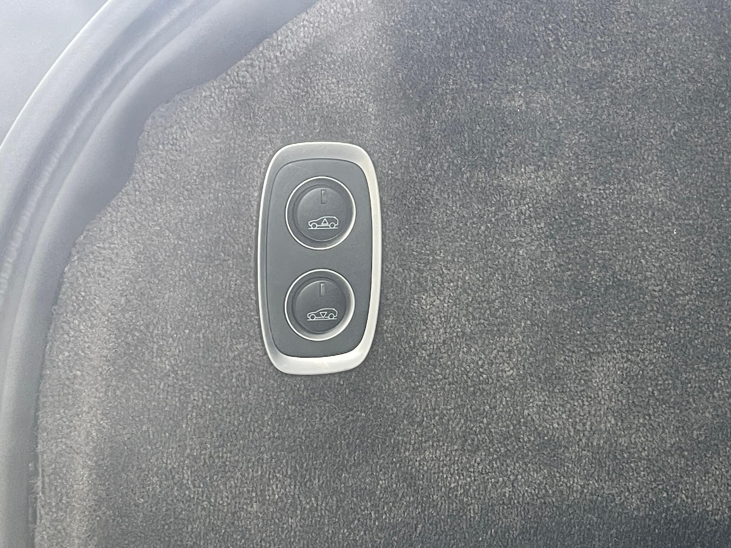 Used Aston Martin DBX 2023 for sale - 77155749: Photo 60