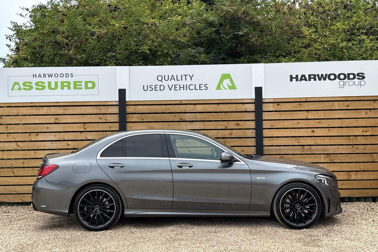 Used Mercedes-Benz C Class 2020 for sale - 76965477: Photo 2