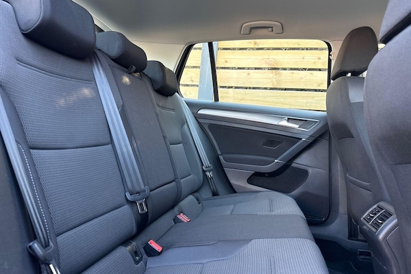 Used Volkswagen Golf 2018 for sale - 76136152: Photo 24