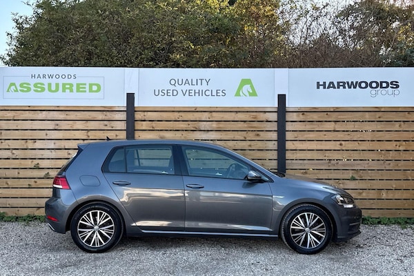 Used Volkswagen Golf 2018 for sale - 76136152: Photo 2