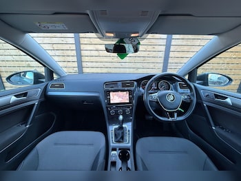 Used Volkswagen Golf 2018 for sale - 76136152: Photo 3