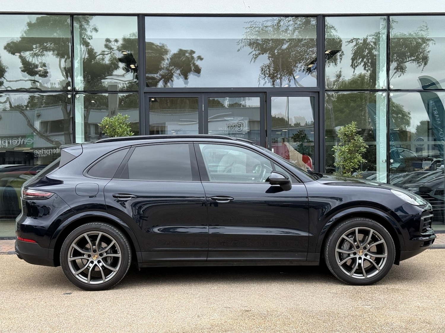 Used Porsche Cayenne 2022 for sale - 77191781: Photo 2
