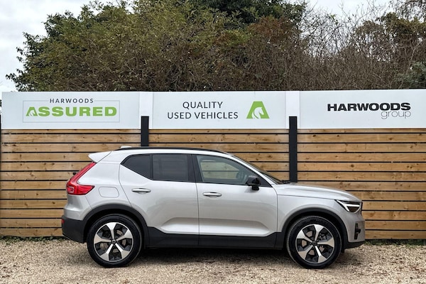 Used Volvo XC40 2023 for sale - 76314725: Photo 2