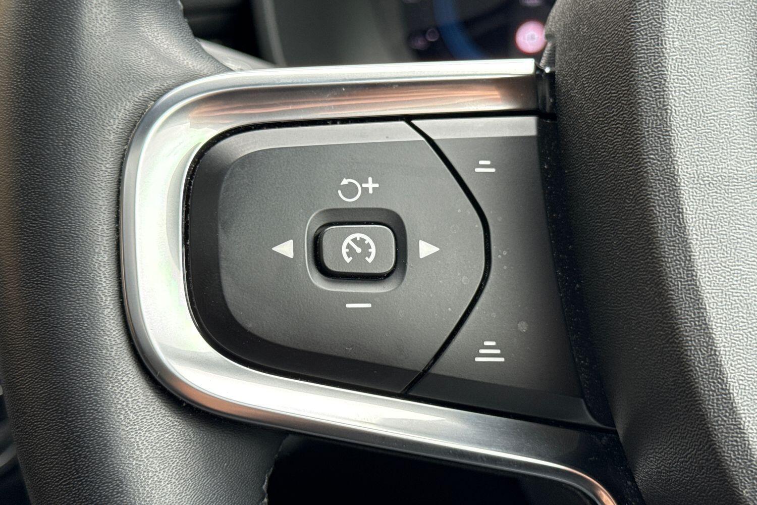 Used Volvo XC40 2023 for sale - 76314725: Photo 35