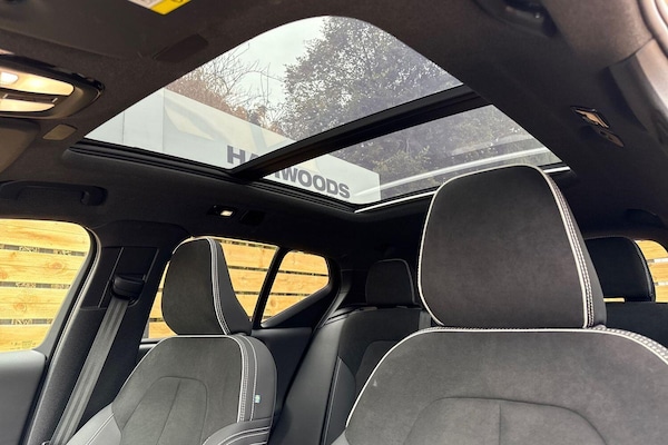Used Volvo XC40 2023 for sale - 76314725: Photo 4