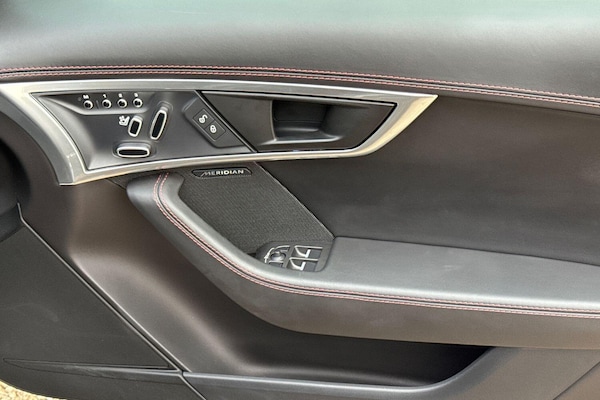 Used Jaguar F-Type 2019 for sale - 76314945: Photo 41