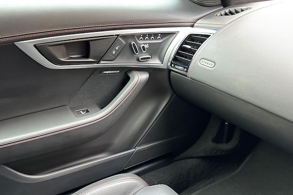 Used Jaguar F-Type 2019 for sale - 76314945: Photo 49