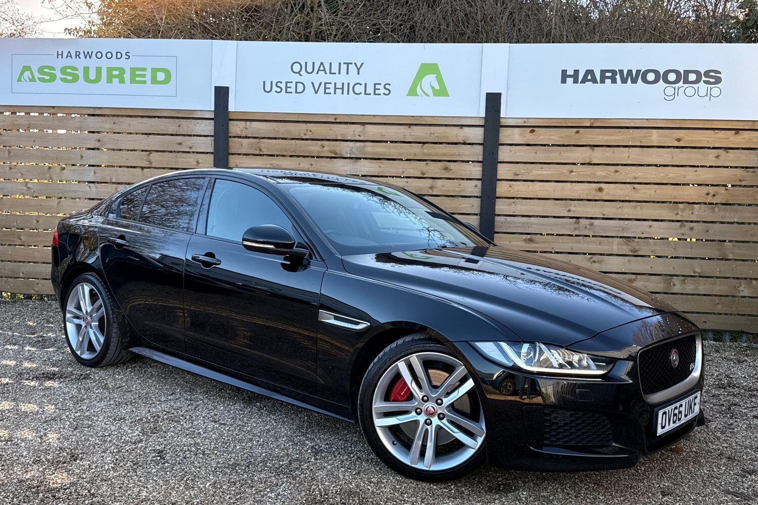 Used Jaguar XE 2016 for sale - 76714858: Photo 1