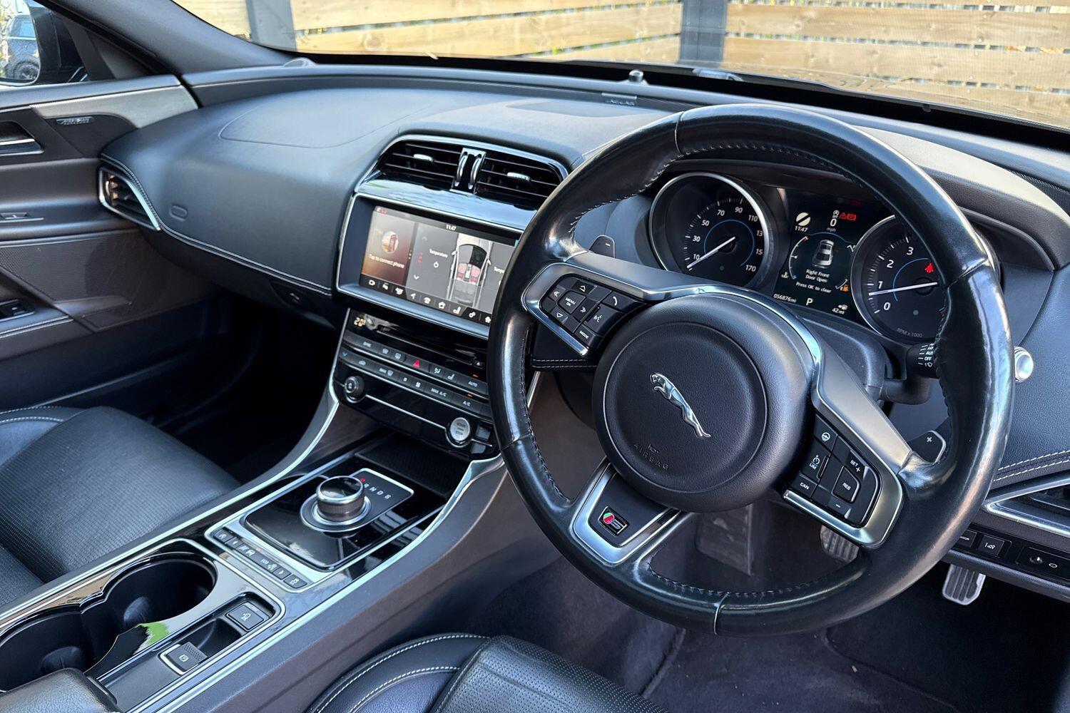 Used Jaguar XE 2016 for sale - 76714858: Photo 26