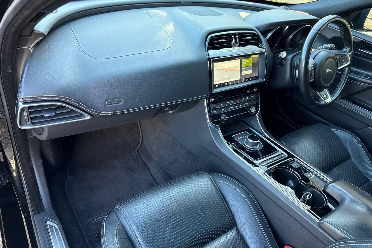 Used Jaguar XE 2016 for sale - 76714858: Photo 27