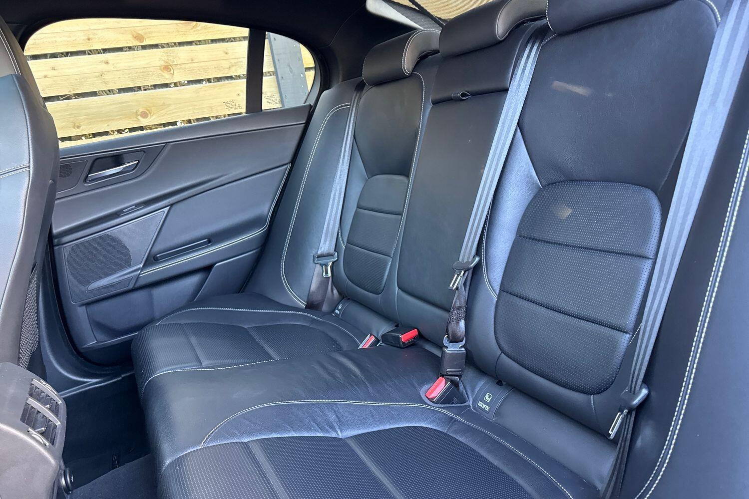 Used Jaguar XE 2016 for sale - 76714858: Photo 30