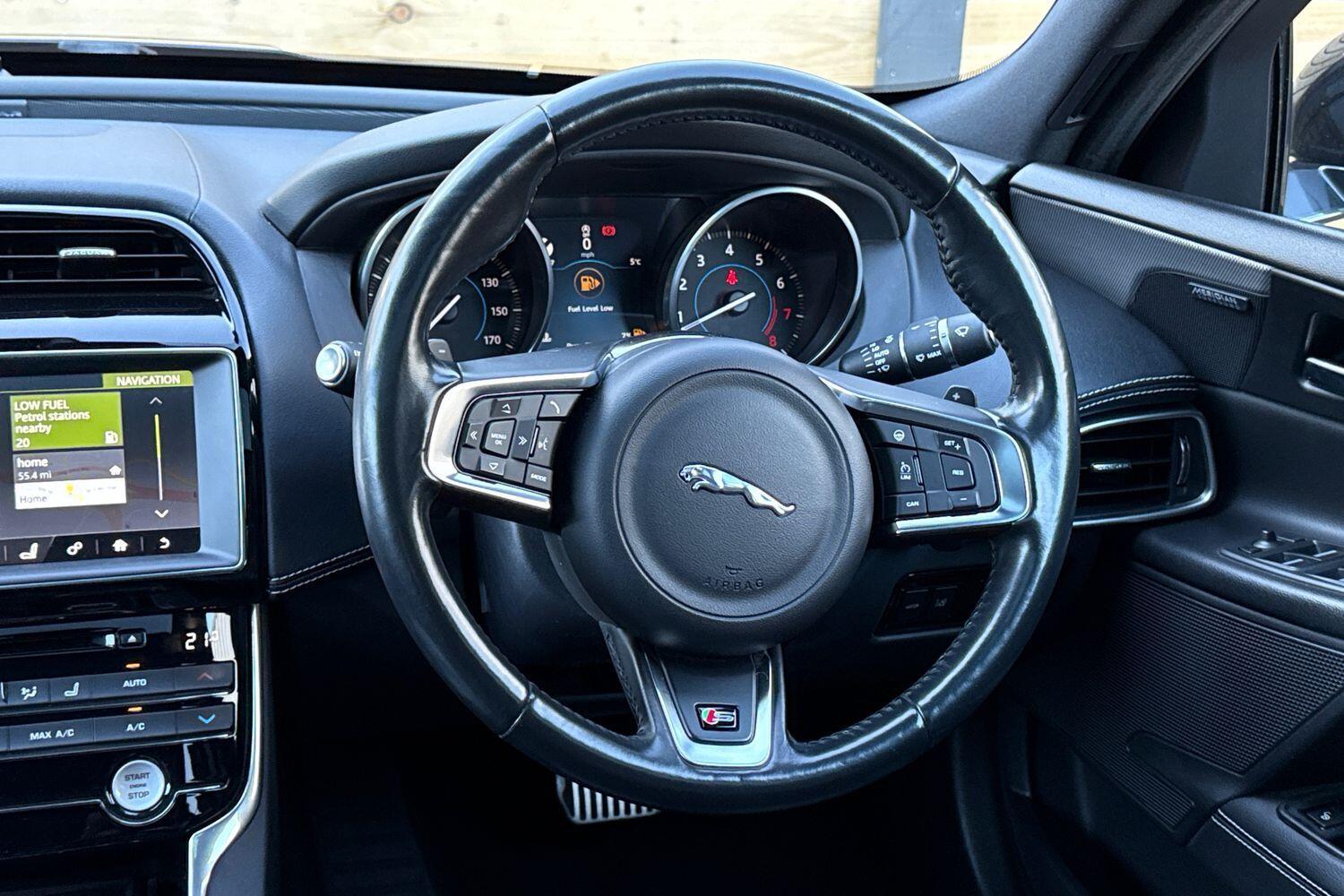 Used Jaguar XE 2016 for sale - 76714858: Photo 34