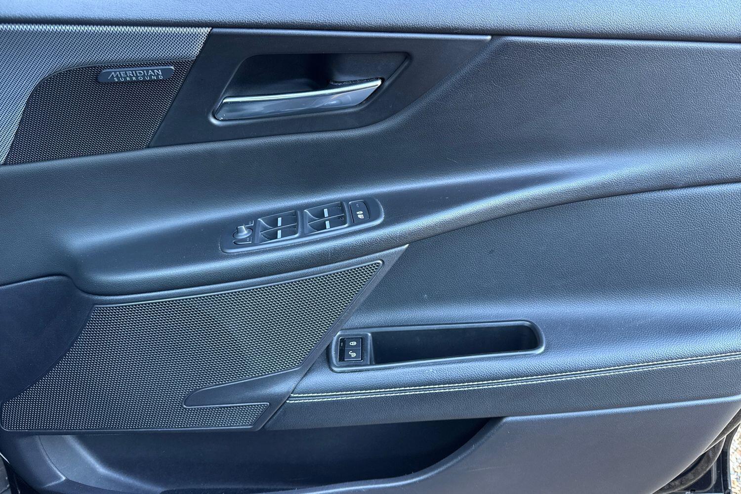 Used Jaguar XE 2016 for sale - 76714858: Photo 40