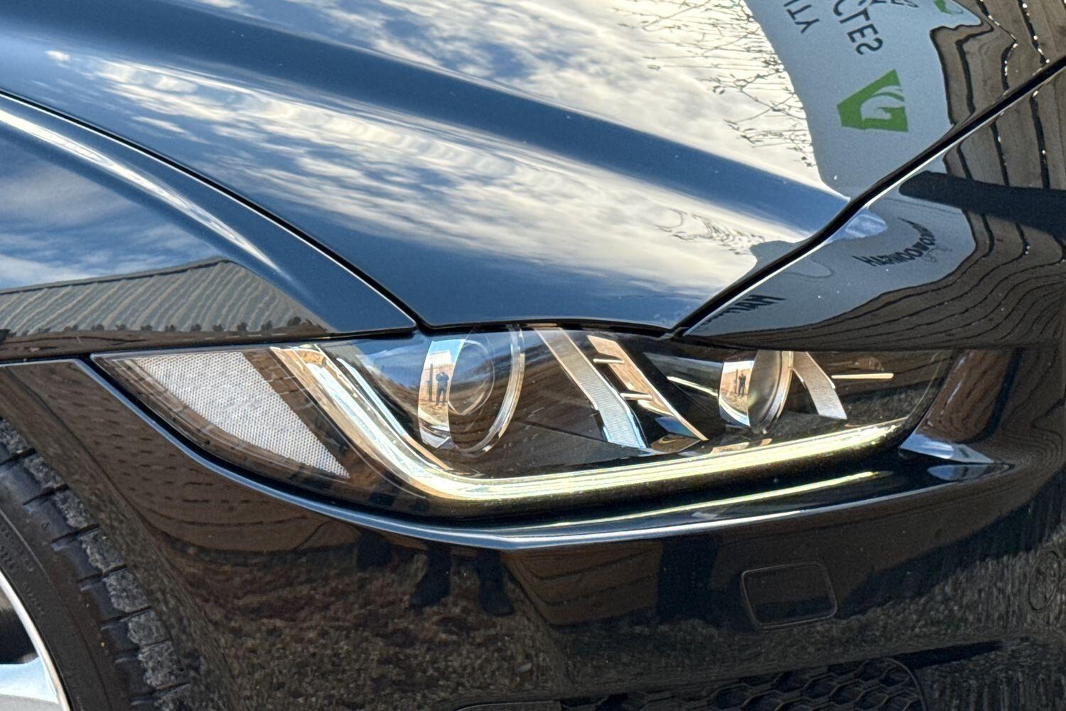 Used Jaguar XE 2016 for sale - 76714858: Photo 42