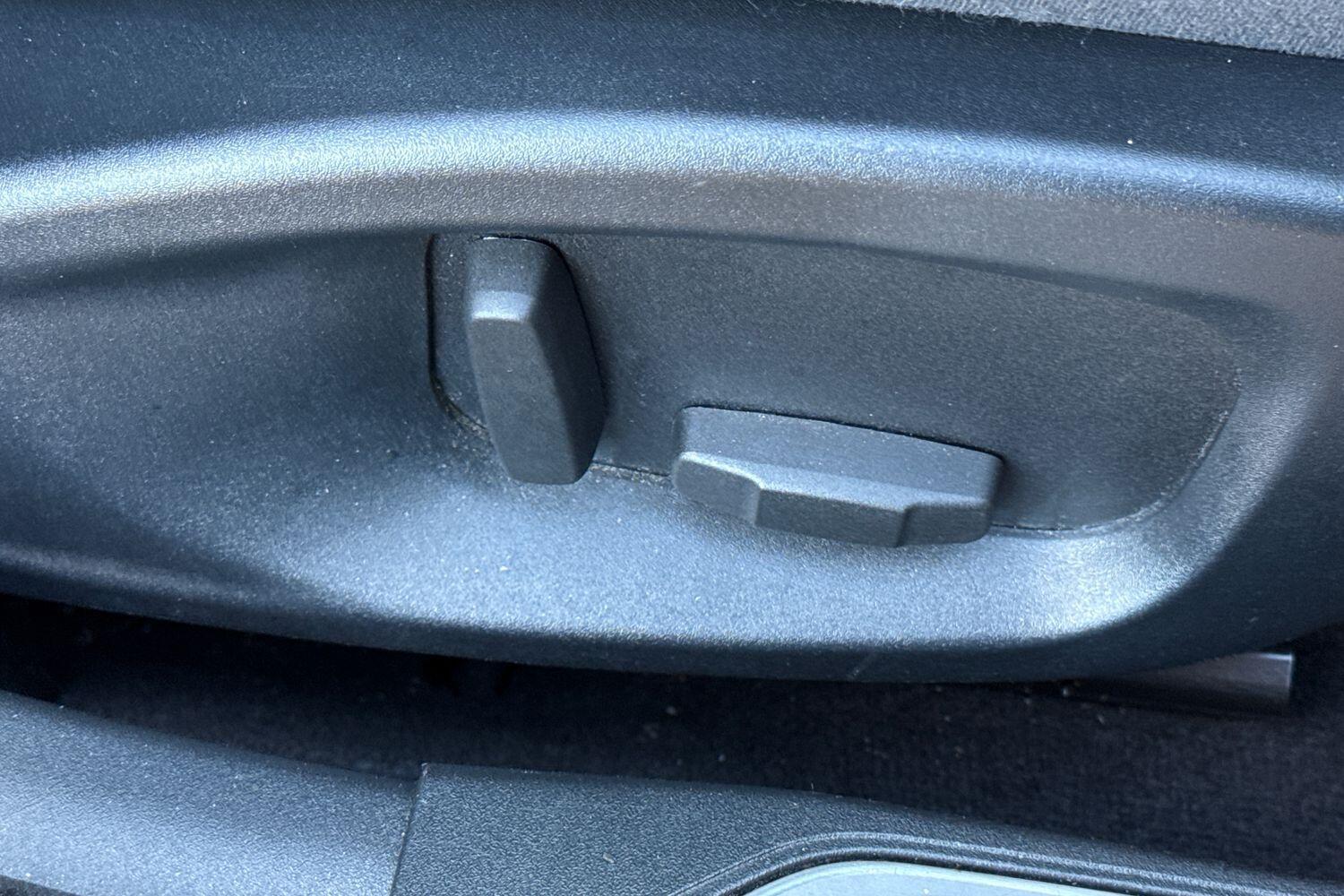 Used Jaguar XE 2016 for sale - 76714858: Photo 46