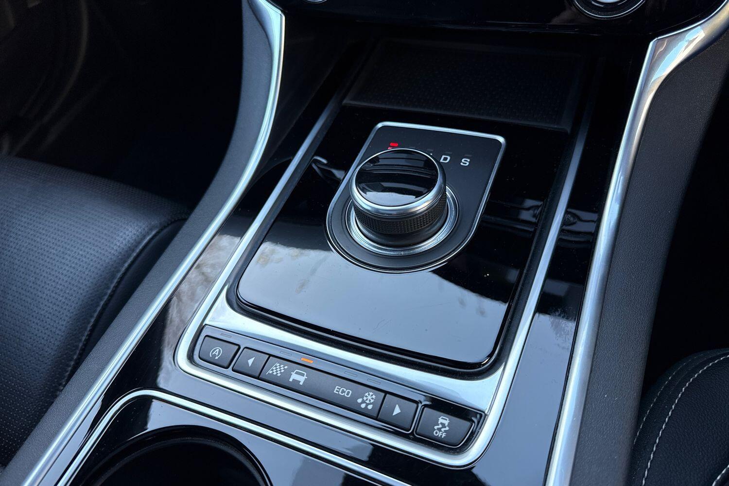 Used Jaguar XE 2016 for sale - 76714858: Photo 52