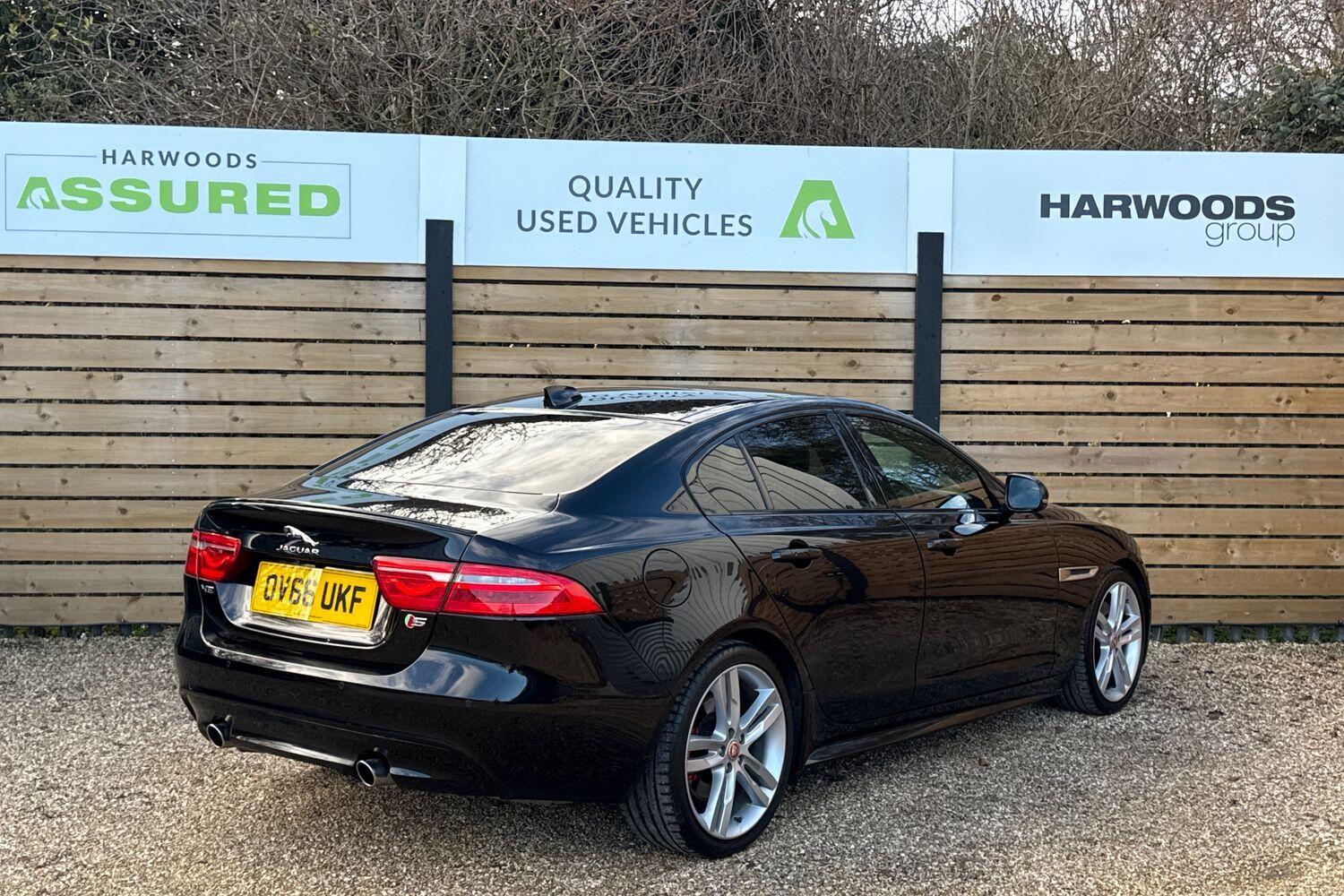 Used Jaguar XE 2016 for sale - 76714858: Photo 7