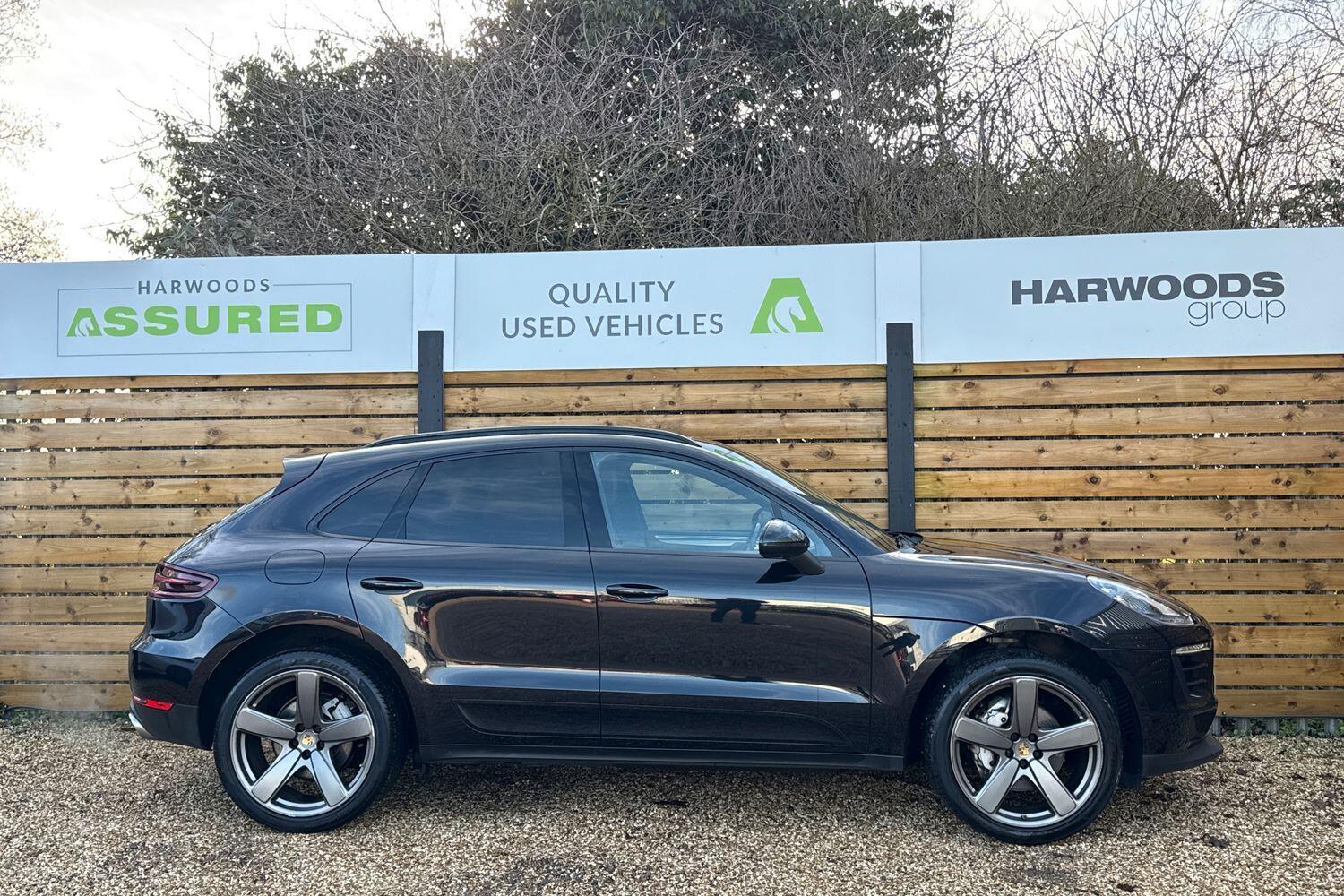 Used Porsche Macan 2017 for sale - 77255330: Photo 2