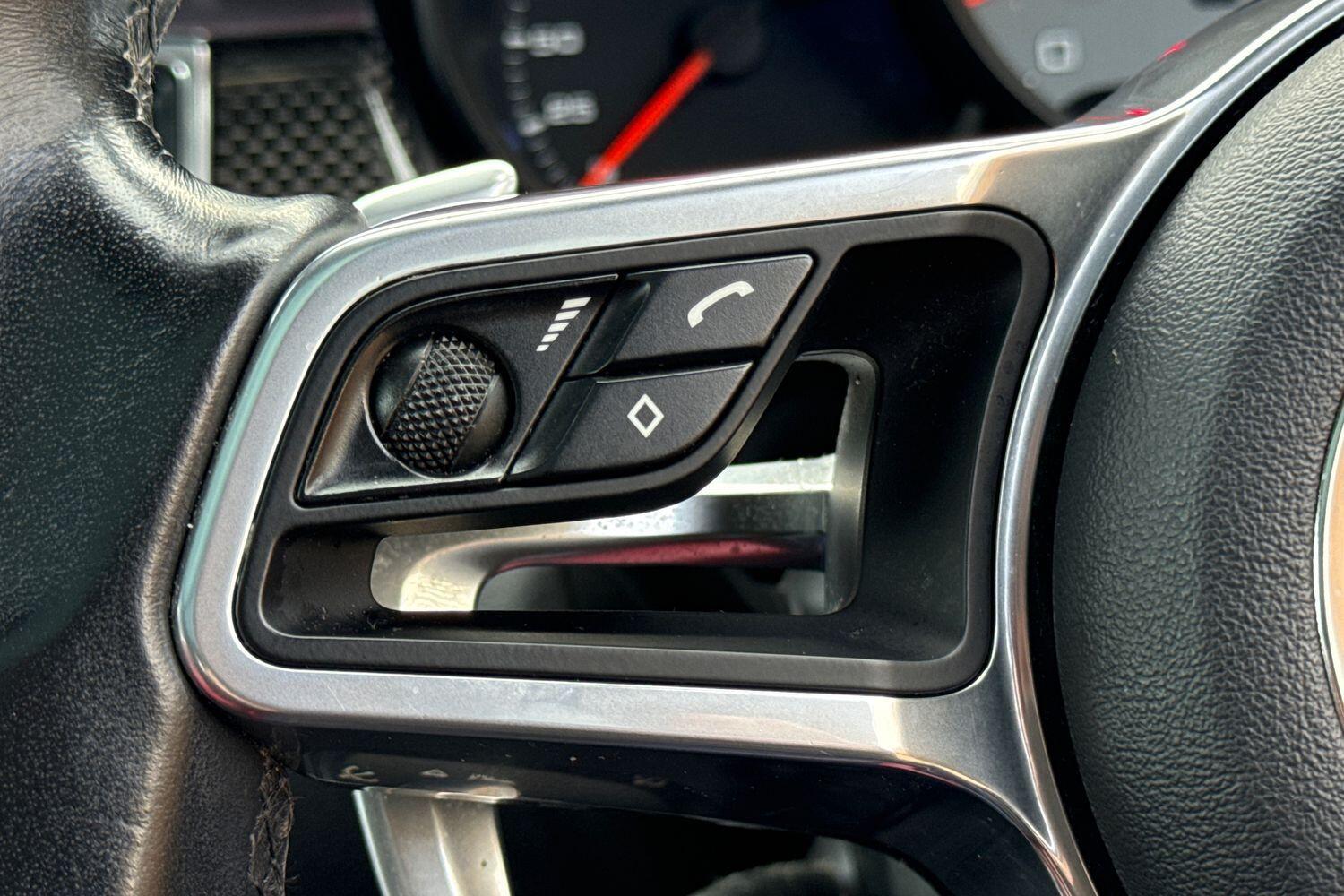 Used Porsche Macan 2017 for sale - 77255330: Photo 38