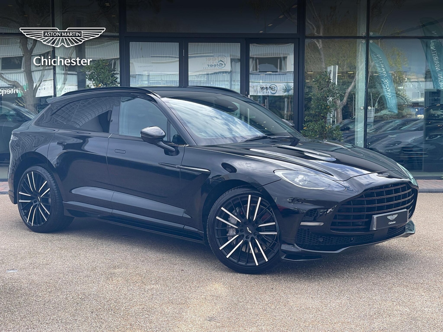 Used Aston Martin DBX 2024 for sale - 77130957: Photo 1