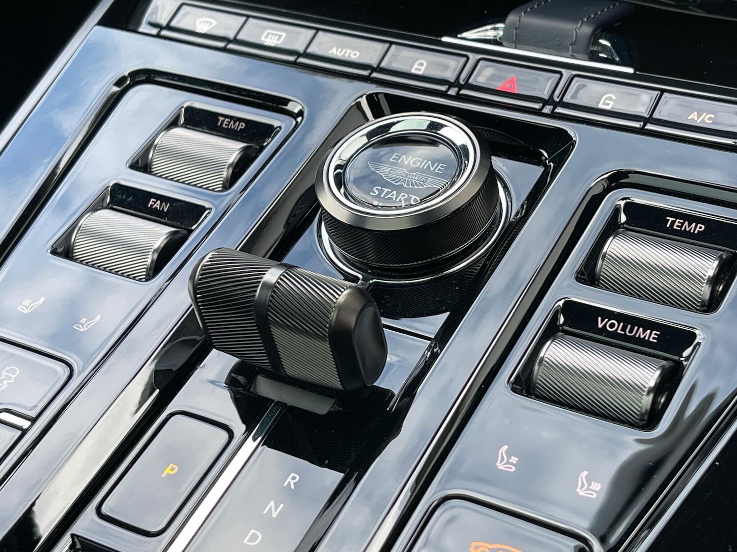 Used Aston Martin DBX 2024 for sale - 77130957: Photo 37