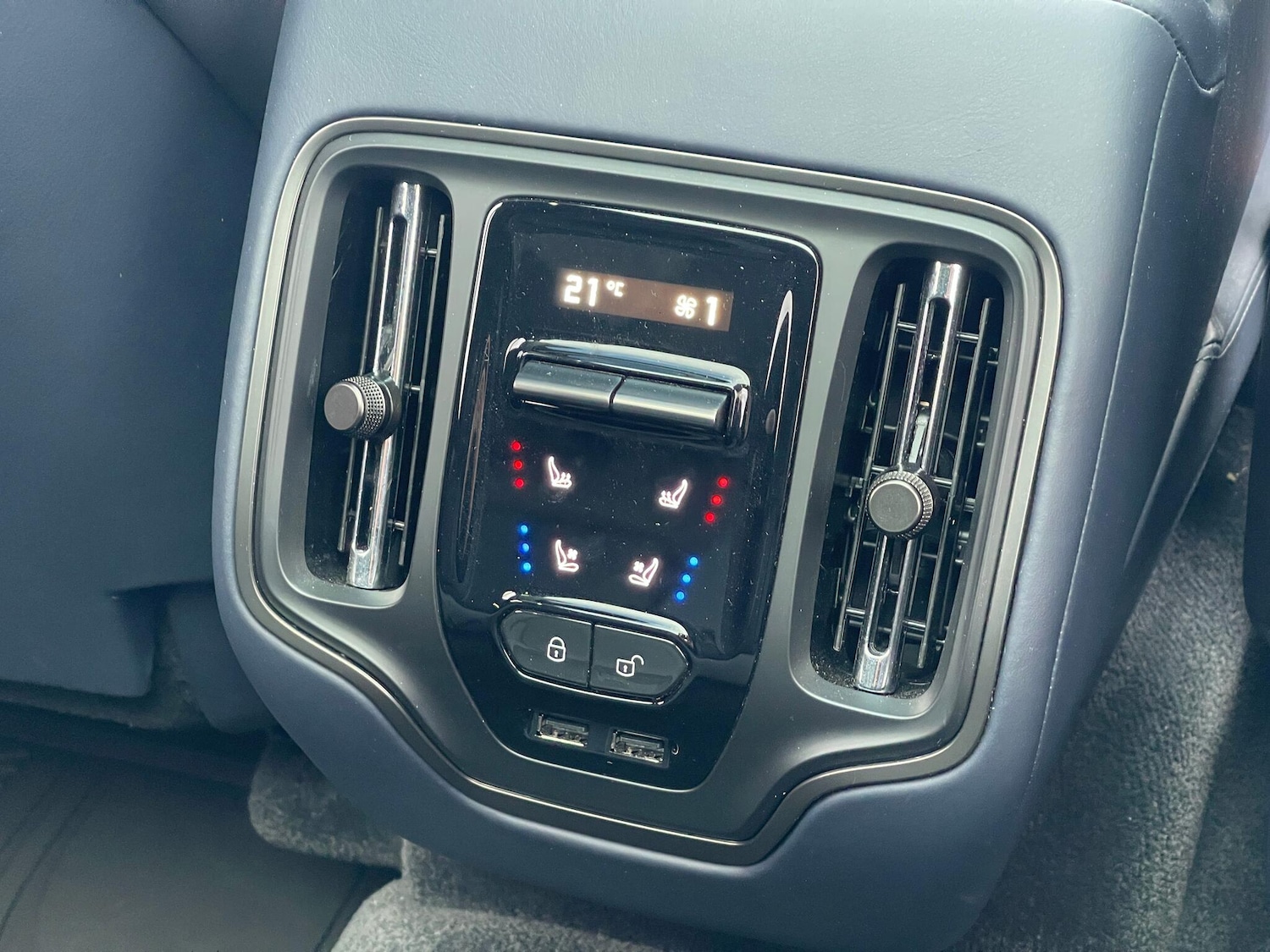 Used Aston Martin DBX 2024 for sale - 77130957: Photo 42