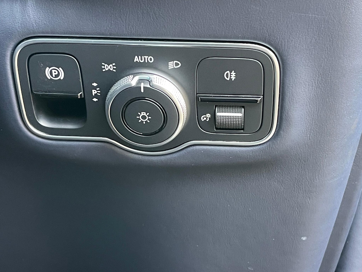 Used Aston Martin DBX 2024 for sale - 77130957: Photo 56