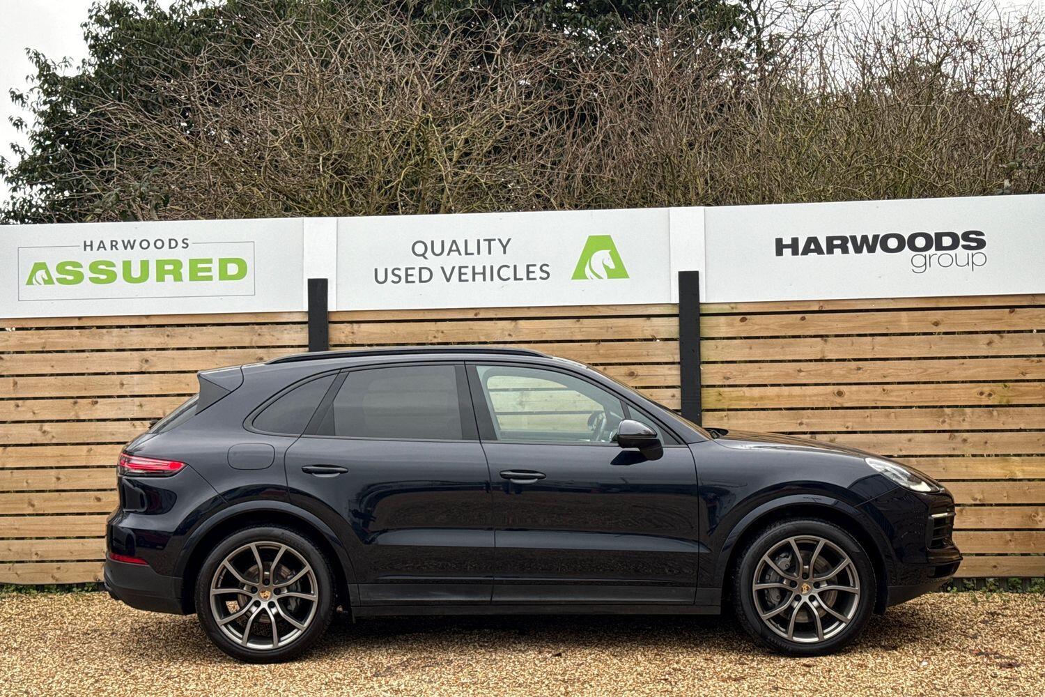 Used Porsche Cayenne for sale - 77267172: Photo 2