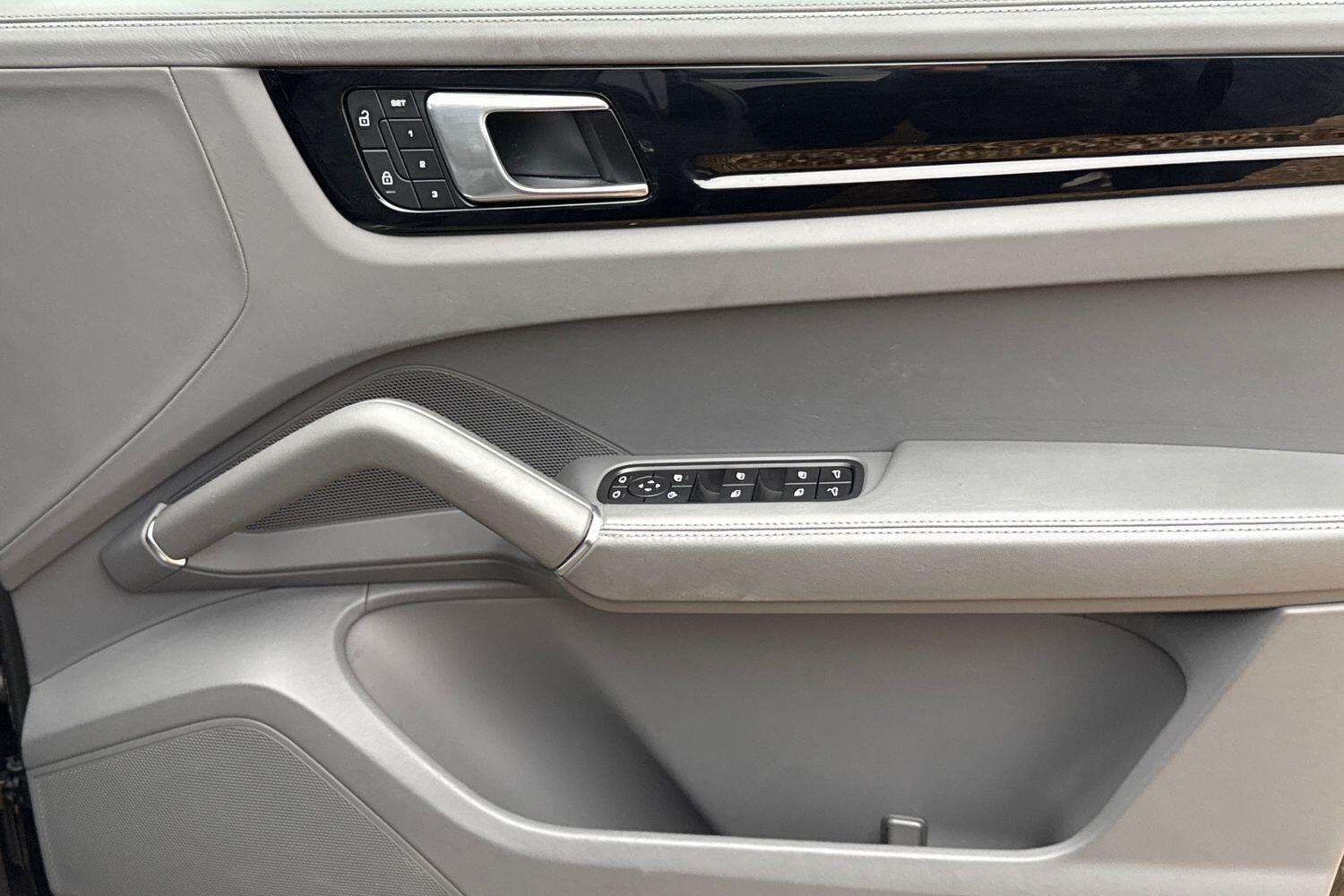 Used Porsche Cayenne for sale - 77267172: Photo 42