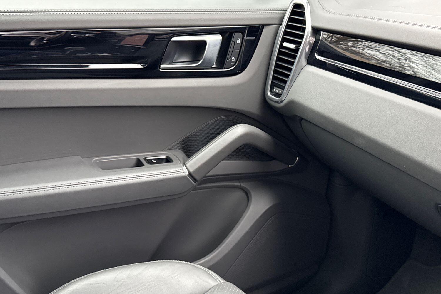 Used Porsche Cayenne for sale - 77267172: Photo 57