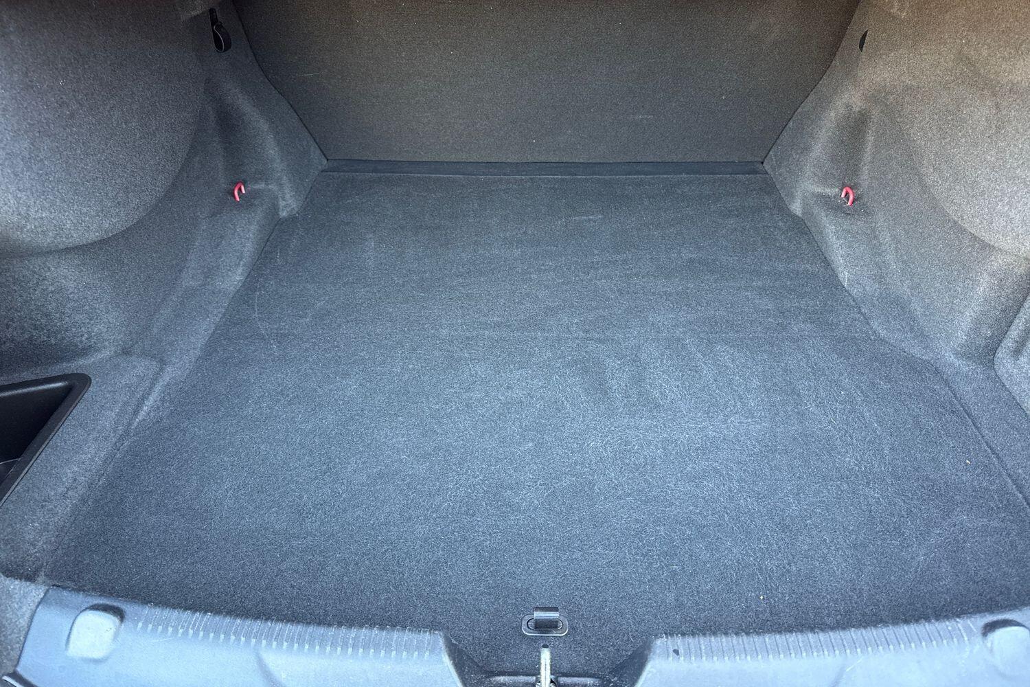 Used Jaguar XE 2016 for sale - 76550466: Photo 23