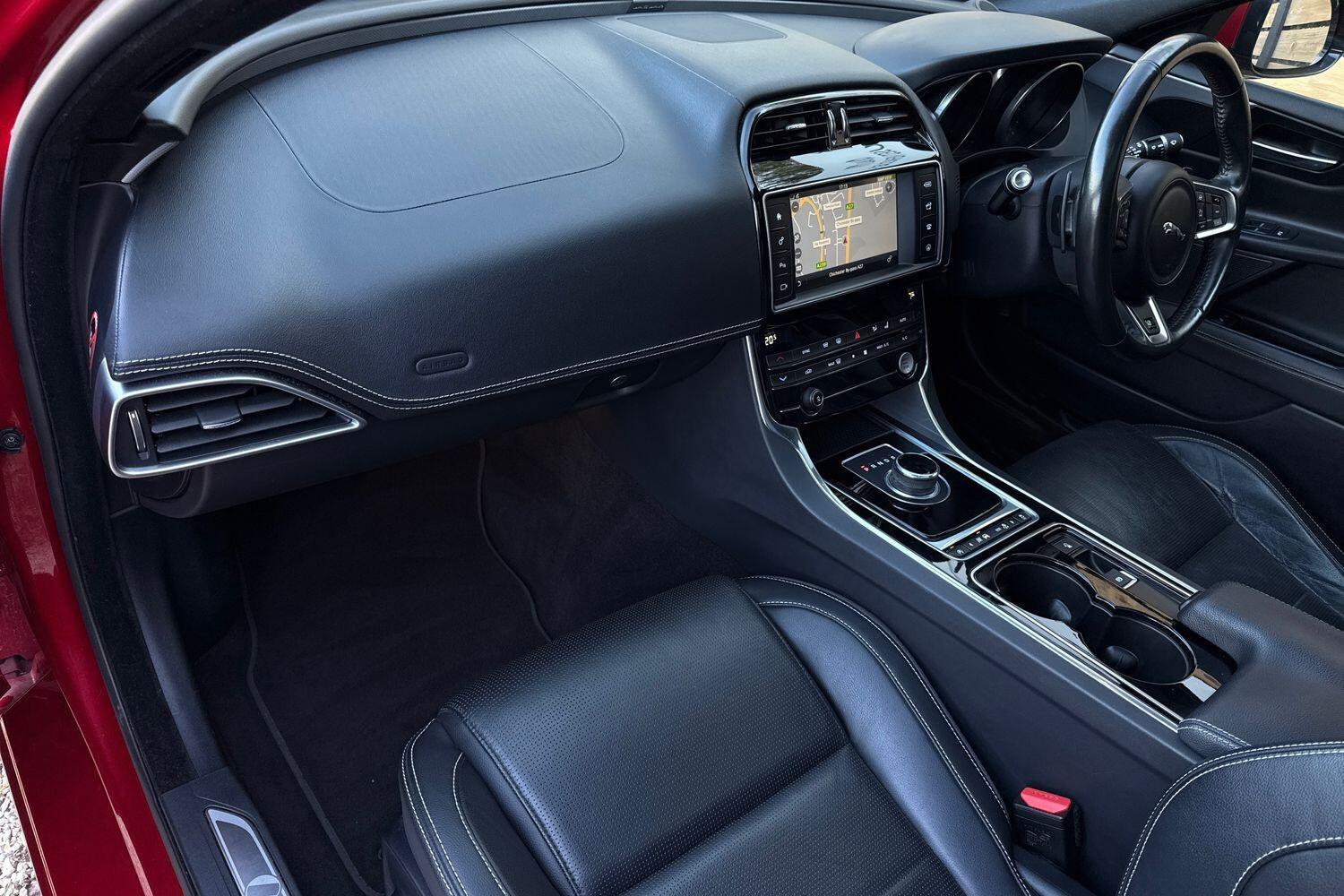 Used Jaguar XE 2016 for sale - 76550466: Photo 30