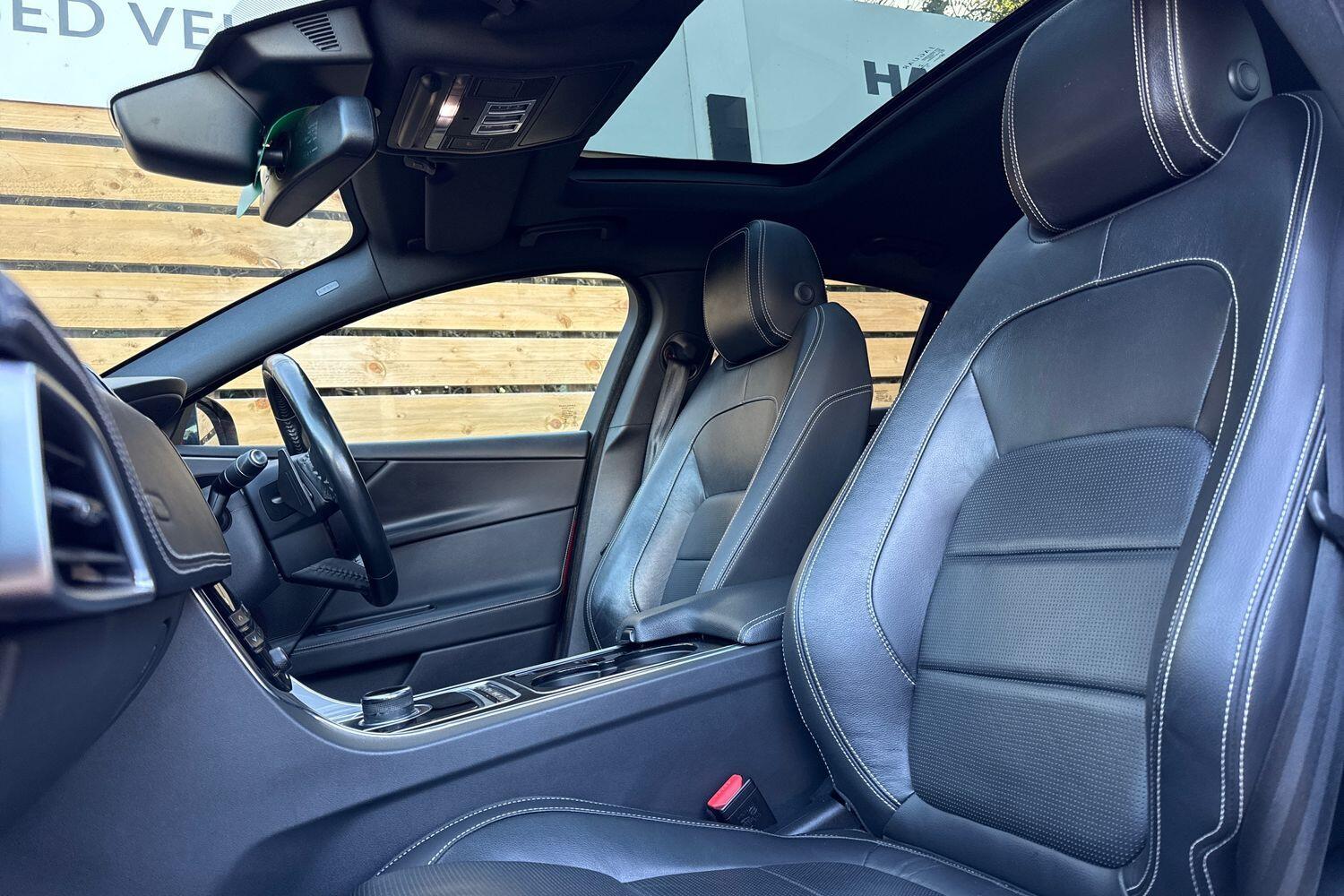 Used Jaguar XE 2016 for sale - 76550466: Photo 31