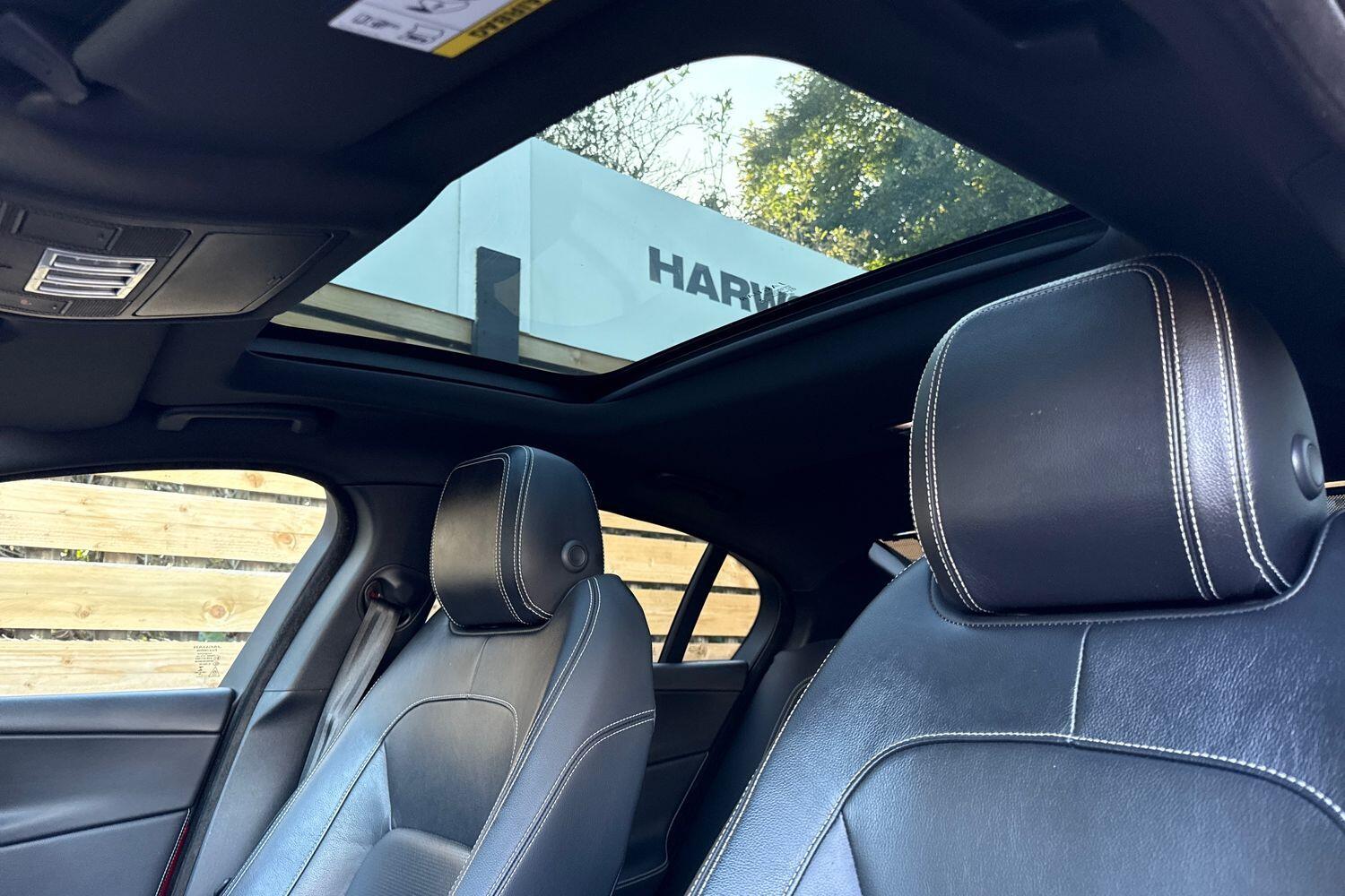 Used Jaguar XE 2016 for sale - 76550466: Photo 32