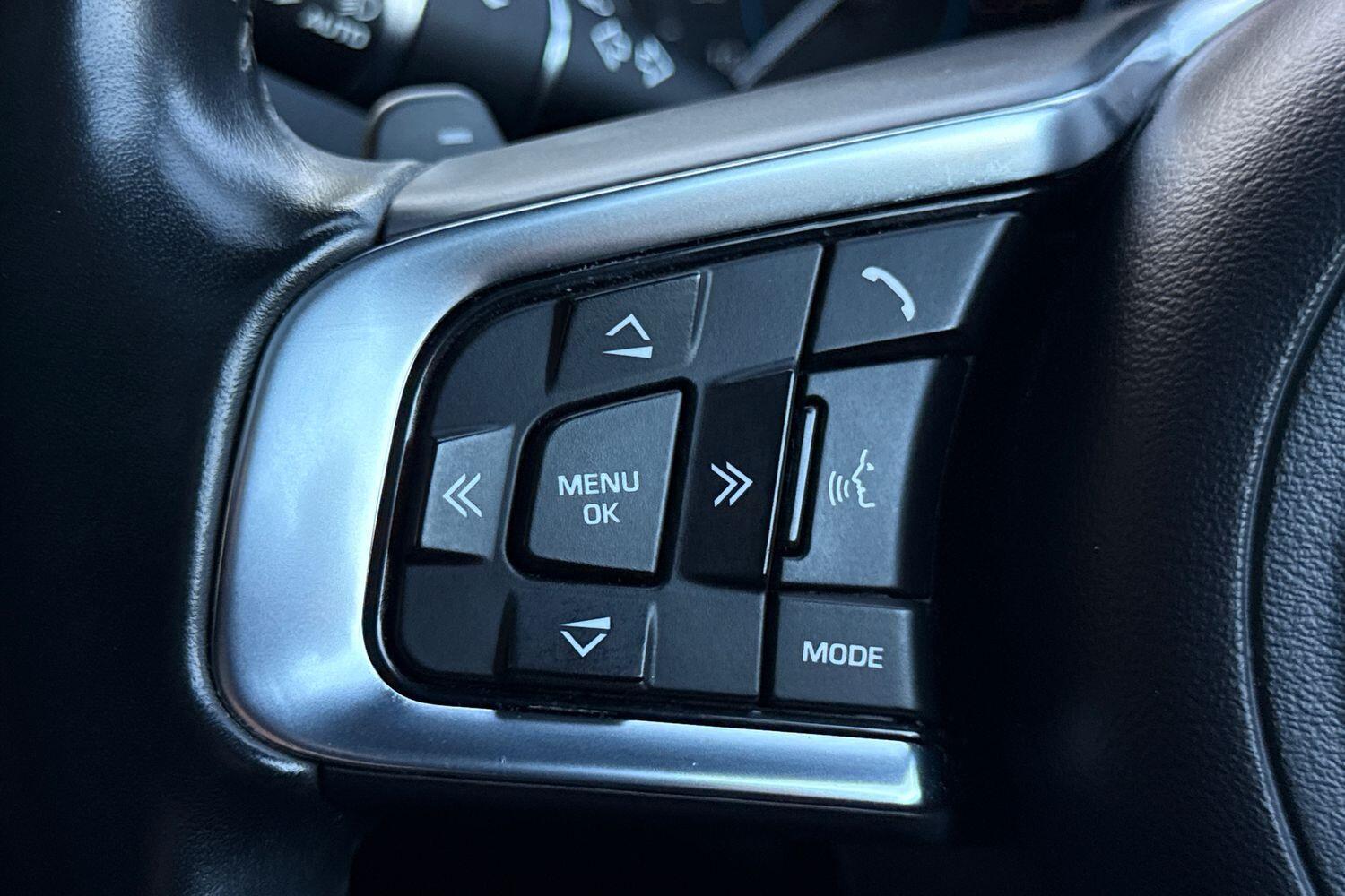 Used Jaguar XE 2016 for sale - 76550466: Photo 39