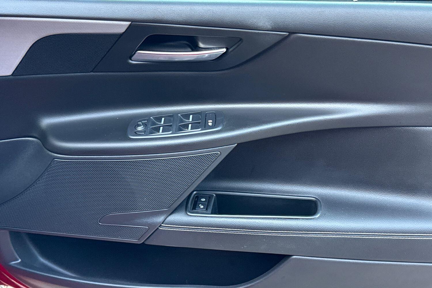 Used Jaguar XE 2016 for sale - 76550466: Photo 42