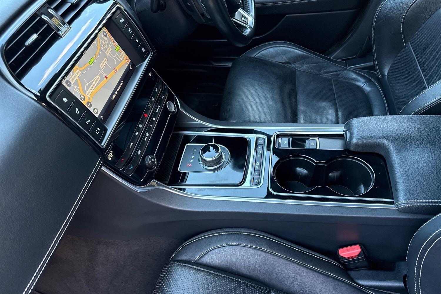 Used Jaguar XE 2016 for sale - 76550466: Photo 43