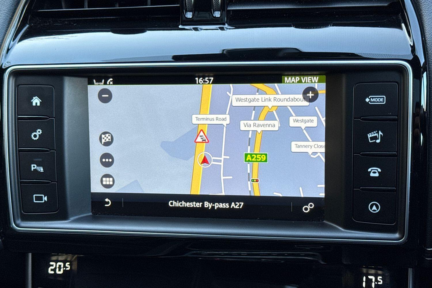 Used Jaguar XE 2016 for sale - 76550466: Photo 5