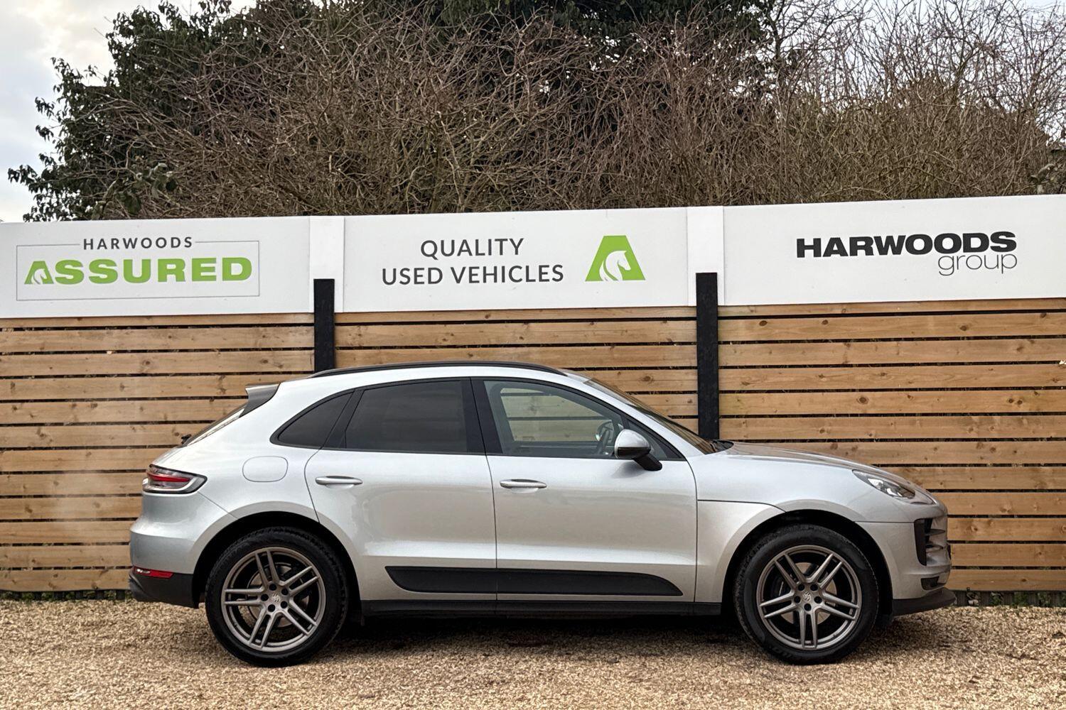 Used Porsche Macan for sale - 77156408: Photo 2