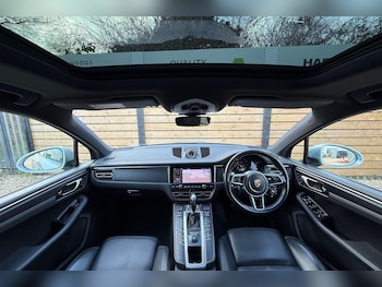 Used Porsche Macan 2020 for sale - 77156408: Photo