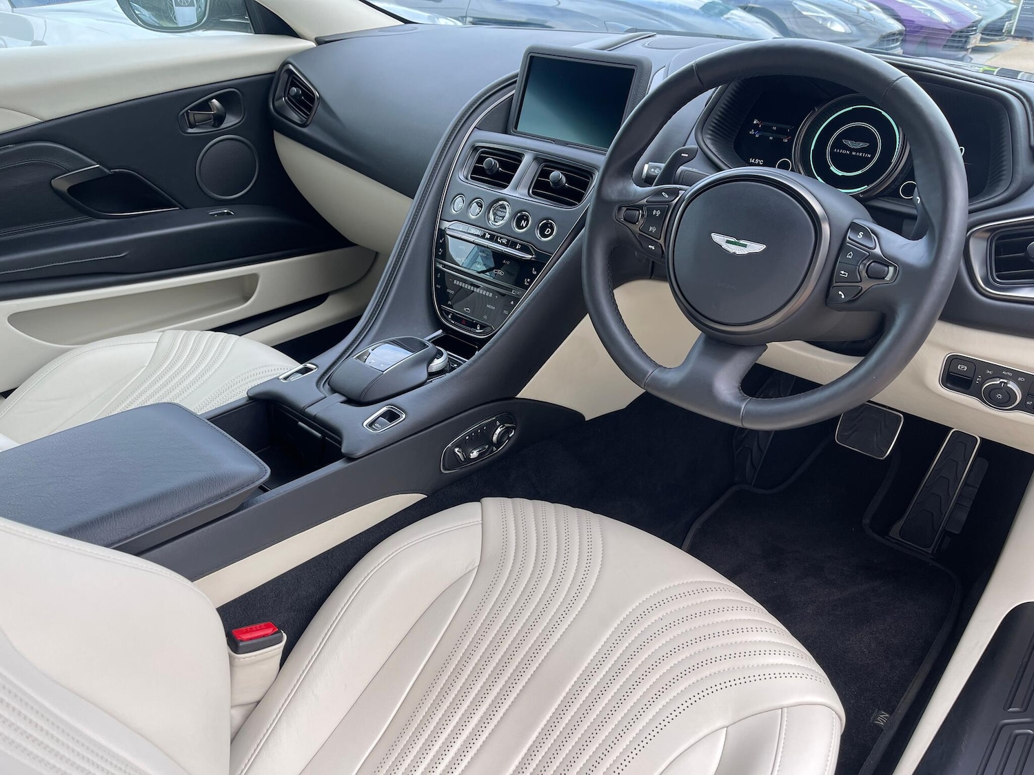 Used Aston Martin DB11 2021 for sale - 77155599: Photo 3