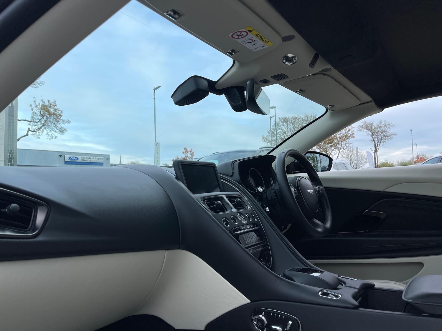 Used Aston Martin DB11 2021 for sale - 77155599: Photo 46