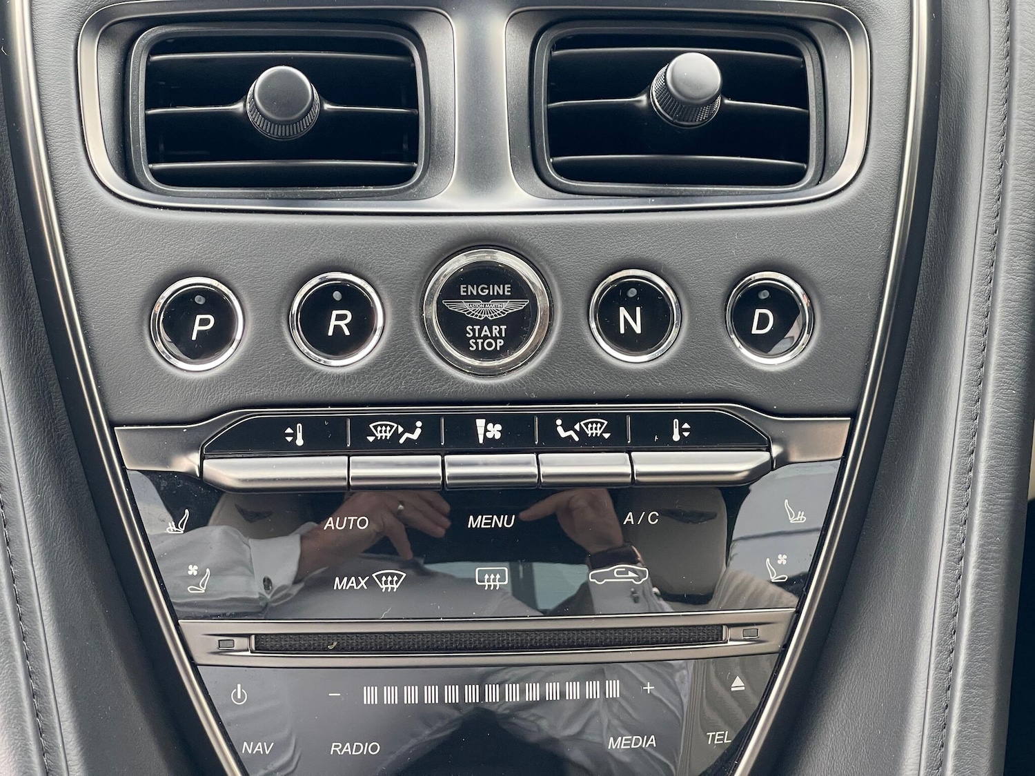 Used Aston Martin DB11 2021 for sale - 77155599: Photo 48